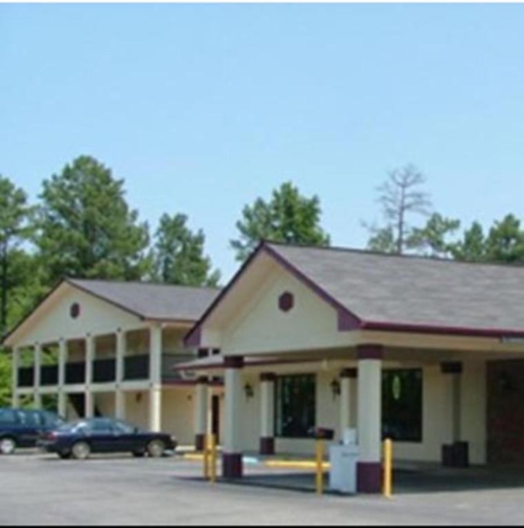 Budget Inn & Suites - Talladega Exterior photo