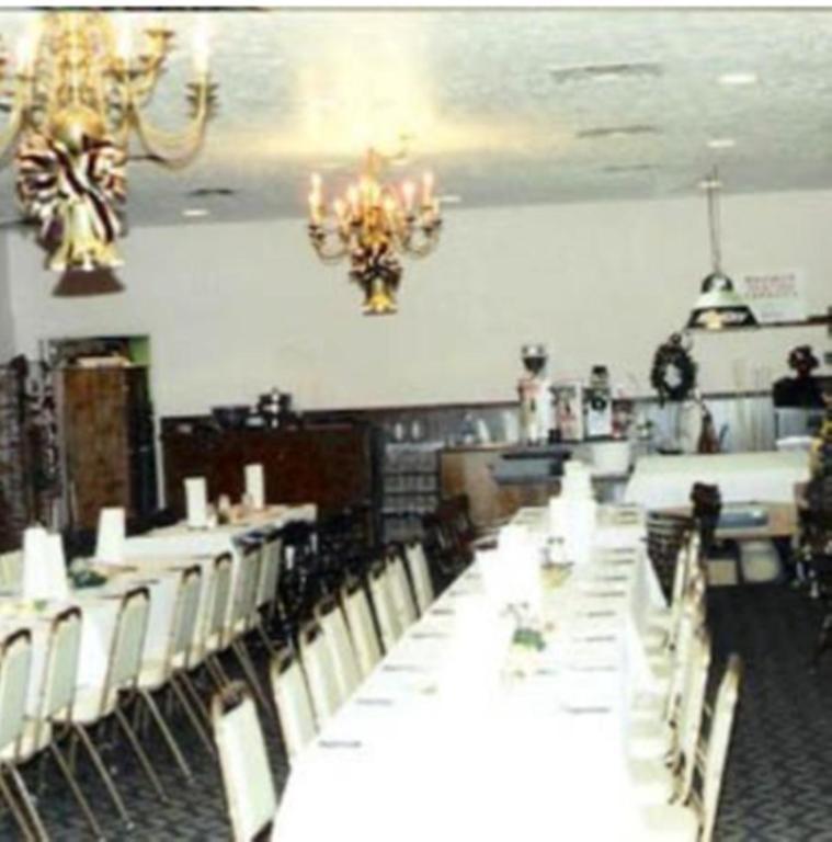 Budget Inn & Suites - Talladega Restaurant photo