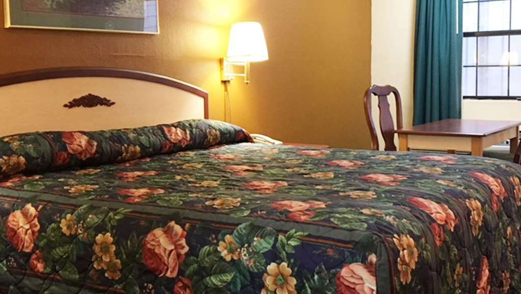 Budget Inn & Suites - Talladega Room photo